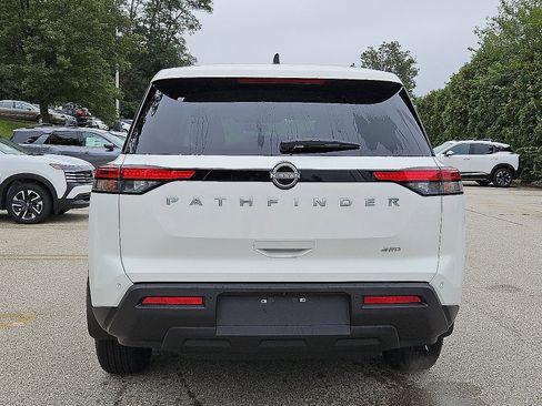 New 2025 Nissan Pathfinder S image 5