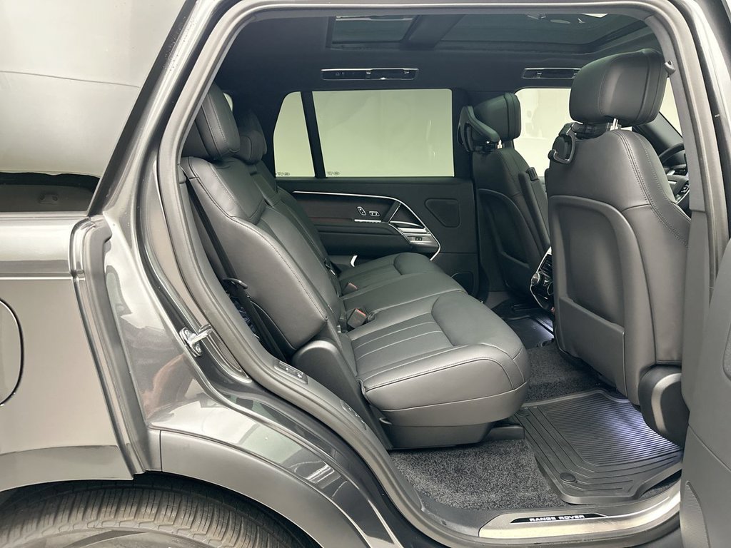 New 2026 Land Rover Range Rover Long Wheelbase SE AWD/4WD image 7
