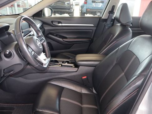 Used 2024 Nissan Altima 2.5 SR FWD image 14