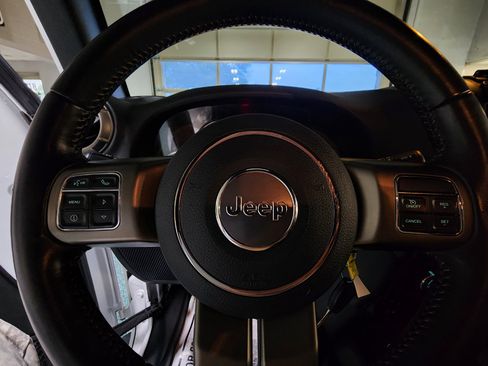 Used 2018 Jeep Wrangler Sport image 24