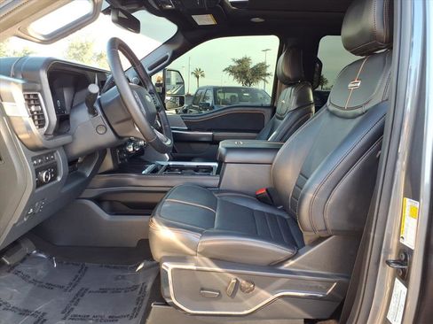 Used 2024 Ford F250 Platinum image 15
