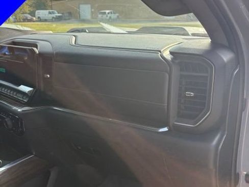 Used 2024 Chevrolet Silverado 1500 LT Trail Boss w/ Convenience Package II AWD/4WD image 32