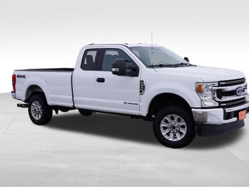 Used 2022 Ford F350 XLT image 2