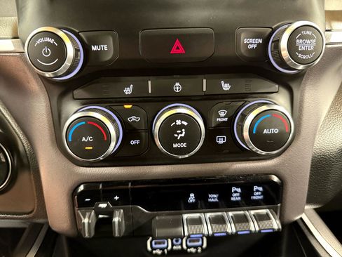 Used 2019 RAM 2500 Big Horn image 18