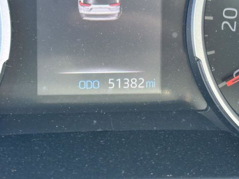 Used 2021 Toyota RAV4 XLE w/ Convenience Package image 14