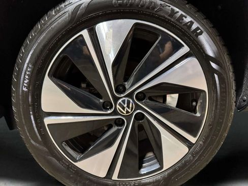 Used 2024 Volkswagen Taos SE AWD/4WD image 25