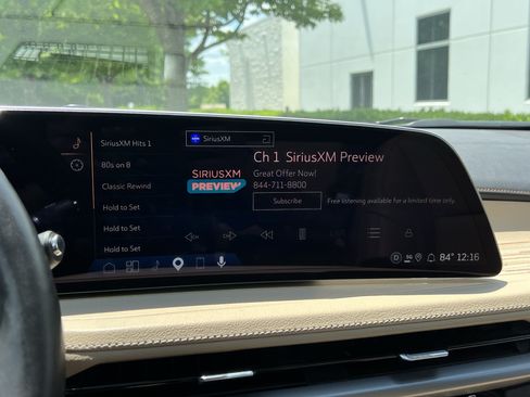 Used 2025 Cadillac XT4 Premium Luxury FWD image 23
