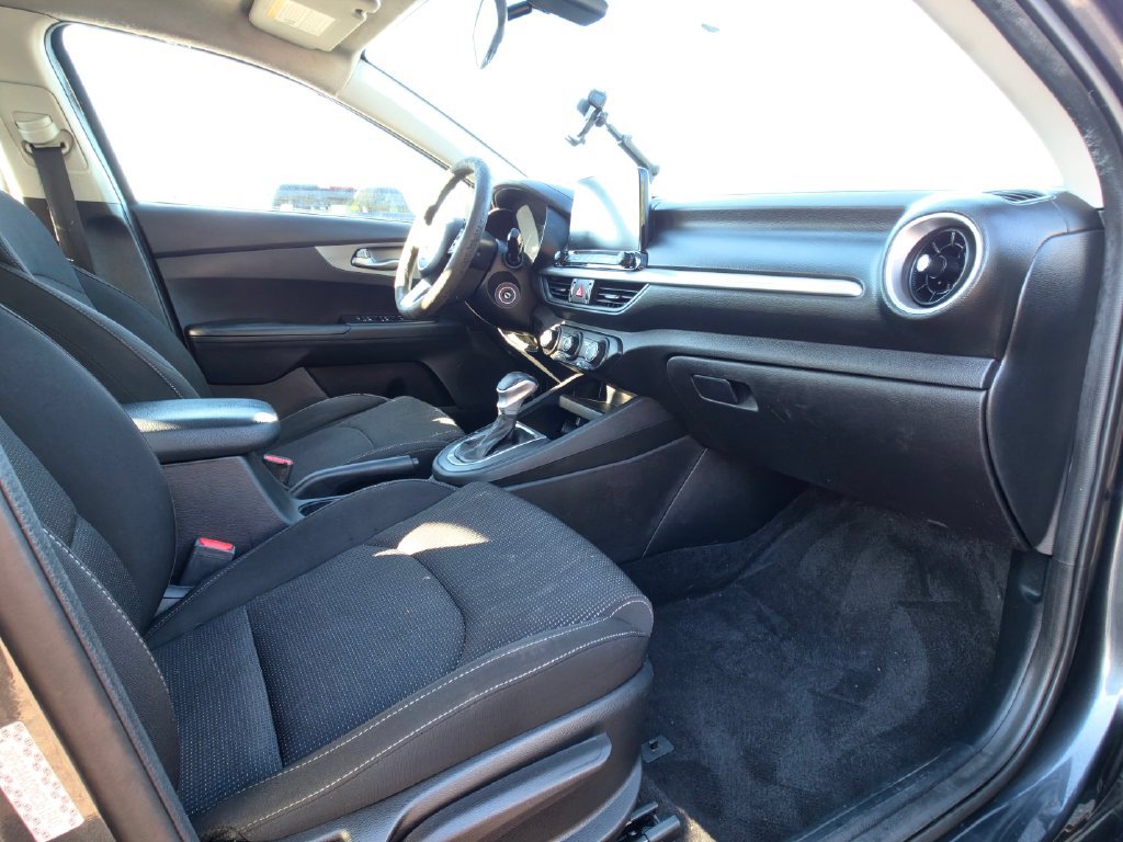 Used 2021 Kia Forte LXS FWD image 13