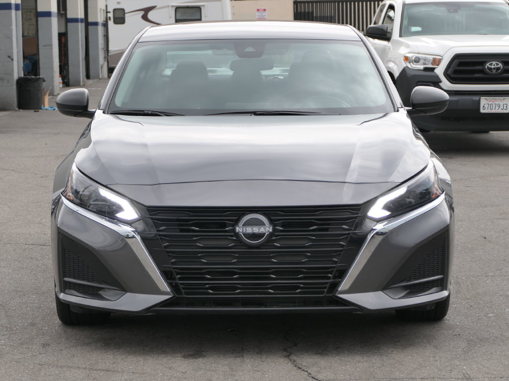 Used 2024 Nissan Altima 2.5 SV FWD image 6