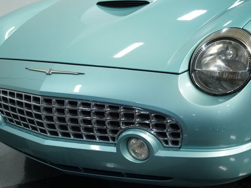 Used 2002 Ford Thunderbird image 17