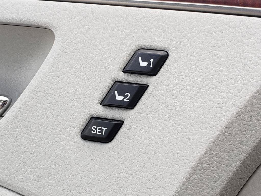 Used 2011 Toyota Avalon Limited FWD image 20