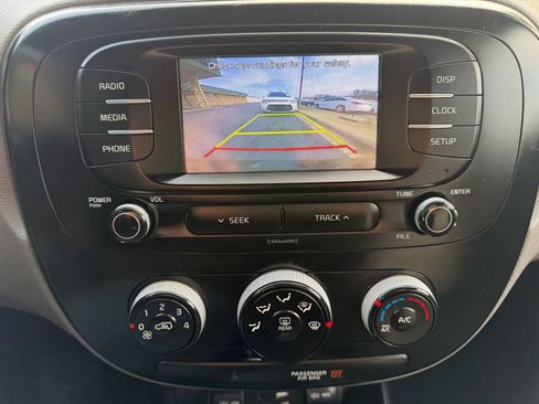 Used 2019 Kia Soul FWD image 22