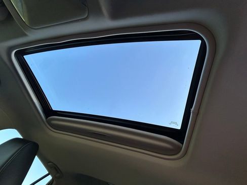 Used 2021 Toyota RAV4 XLE Premium FWD image 31