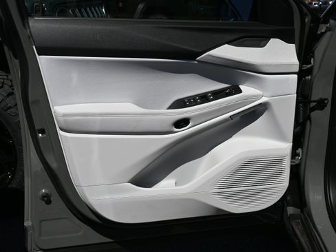 New 2026 Jeep Cherokee Laredo AWD/4WD image 14