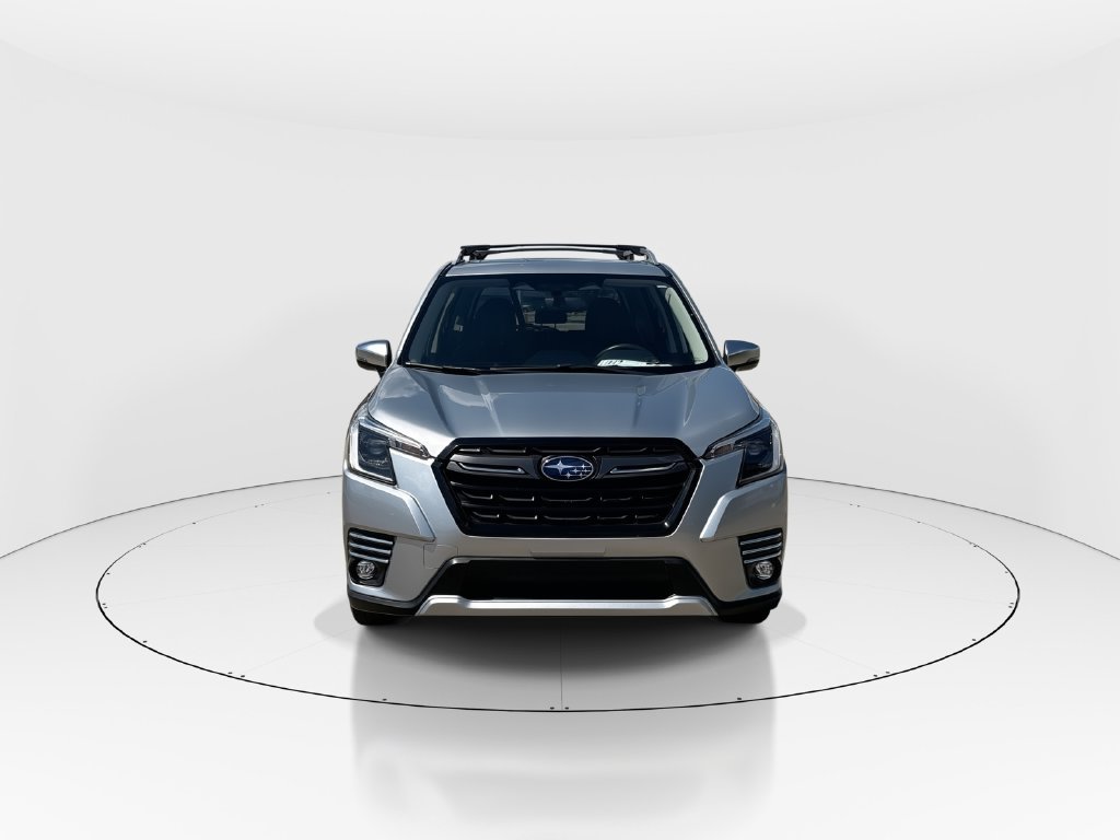 Used 2023 Subaru Forester Touring AWD/4WD image 3