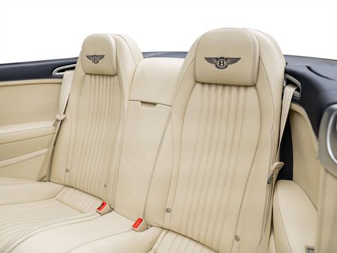 Used 2017 Bentley Continental GT image 32