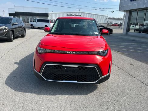 Used 2023 Kia Soul LX image 2