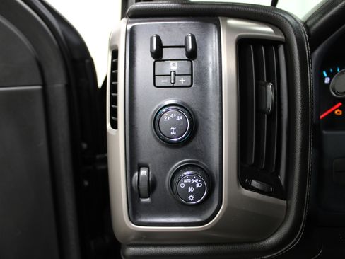 Used 2019 GMC Sierra 3500 Denali w/ Duramax Plus Package image 9