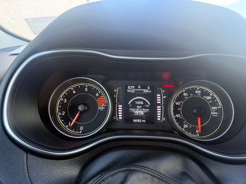 Used 2020 Jeep Cherokee Latitude AWD/4WD image 64