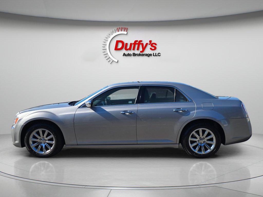 Used 2011 Chrysler 300 C RWD image 16