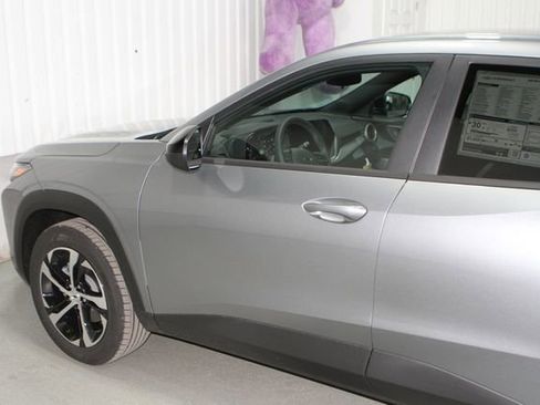New 2026 Chevrolet Trax RS w/ Driver Confidence Package FWD image 27