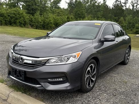 Used 2017 Honda Accord EX-L image 4