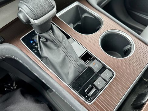 Used 2022 Toyota Sienna XLE image 27