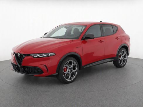 Used 2024 Alfa Romeo Tonale Veloce w/ Active Assist Package AWD/4WD image 2