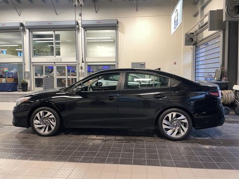 Used 2025 Subaru Legacy Limited AWD/4WD image 4