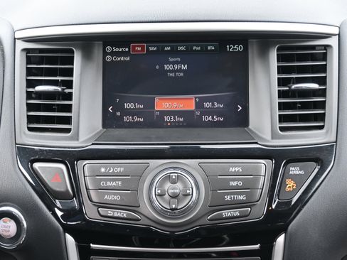 Used 2020 Nissan Pathfinder S image 21