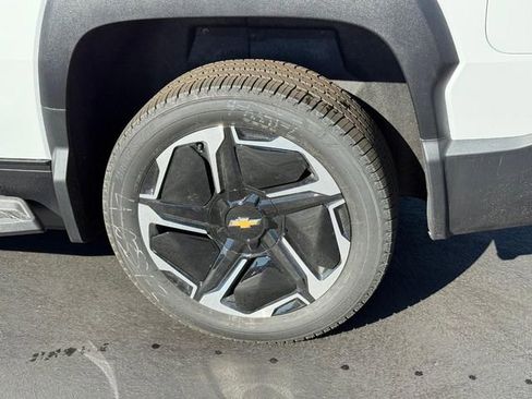 New 2026 Chevrolet Silverado EV LT image 5