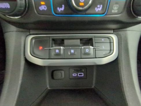 Used 2021 GMC Acadia SLT FWD image 28