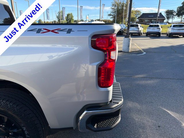 Used 2022 Chevrolet Silverado 1500 LT AWD/4WD image 18