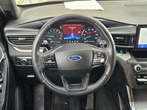 Used 2020 Ford Explorer XLT w/ Equipment Group 202A image 21