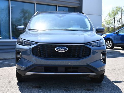 Used 2023 Ford Escape Platinum w/ Premium Technology Package AWD/4WD image 10
