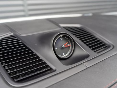 Certified 2023 Porsche Cayenne Platinum Edition w/ Premium Package Plus image 23