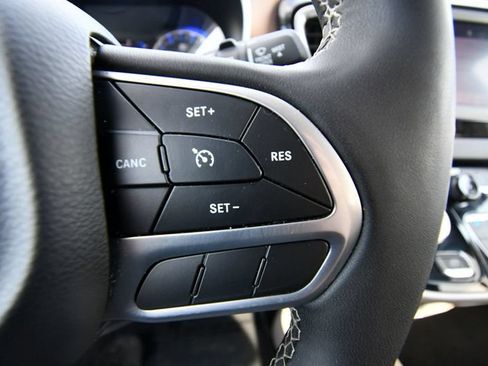 Used 2024 Chrysler Voyager LX FWD image 22