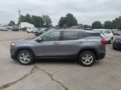 Used 2018 GMC Terrain SLE w/ Driver Convenience Package AWD/4WD image 3