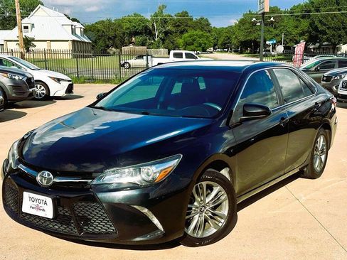 Used 2017 Toyota Camry SE FWD image 24