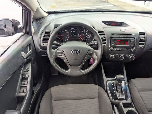 Used 2017 Kia Forte LX image 25