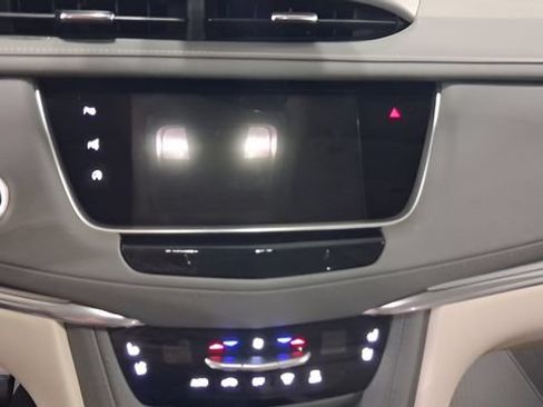 Used 2021 Cadillac XT5 Premium Luxury FWD image 12