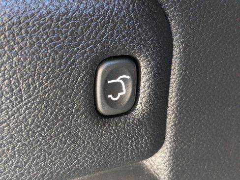 Used 2022 Jeep Grand Cherokee Laredo X image 13