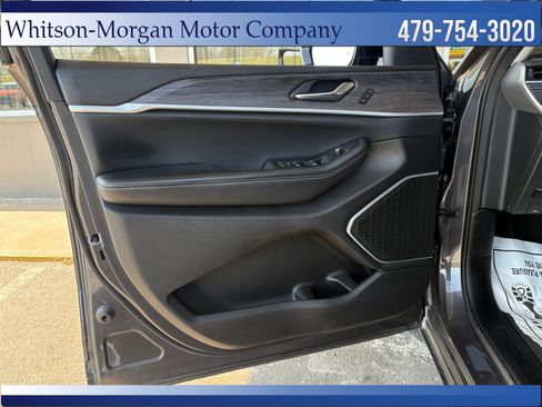 Used 2022 Jeep Grand Cherokee L Limited w/ Trailer Tow Group (B) image 11