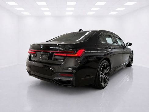 Used 2022 BMW 750i xDrive w/ Executive Package AWD/4WD image 7
