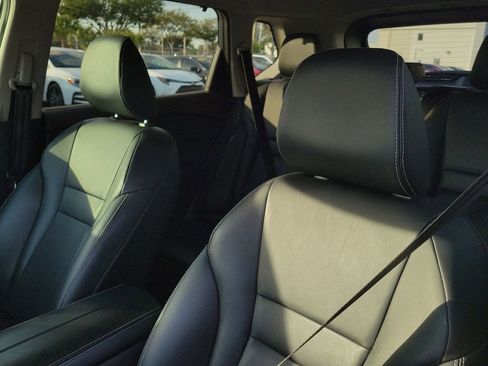 Used 2023 Nissan Rogue SL w/ SL Premium Package image 24