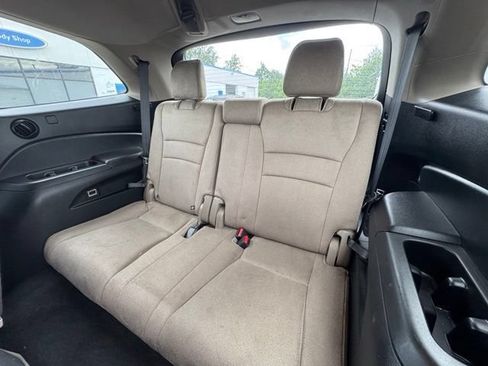 Used 2021 Honda Pilot EX image 9