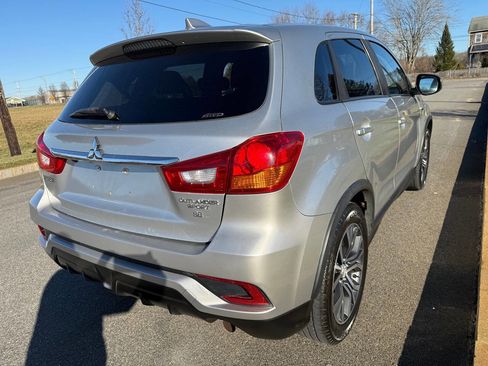 Used 2018 Mitsubishi Outlander Sport SE image 6