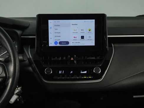 Used 2025 Toyota Corolla LE image 22