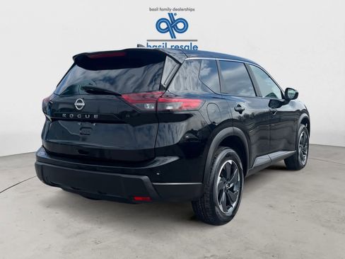 Used 2025 Nissan Rogue SV image 6