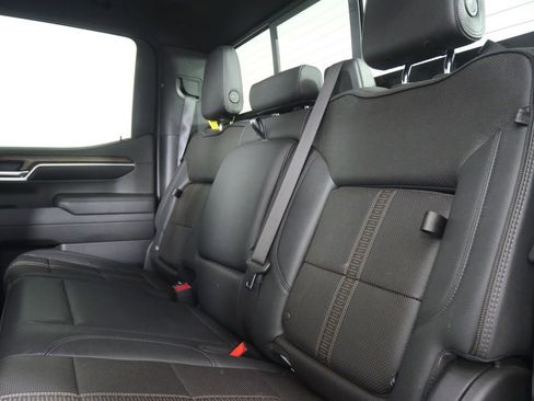 Used 2022 Chevrolet Silverado 1500 High Country w/ Z71 Off-Road Package image 17